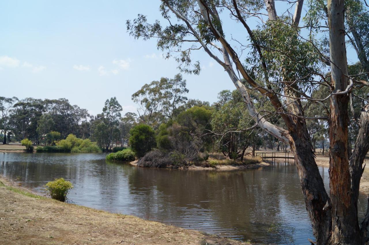 Magdala Motor Lodge & Lakeside Restaurant Stawell Eksteriør billede